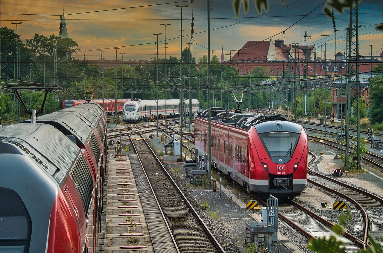 토트넘과 에버튼의 대결: 손흥민과 로메로의 빛나는 순간들 에버튼과 토트넘의 경기가 펼쳐지는 필드에서 선수들이 경쟁하는 모습