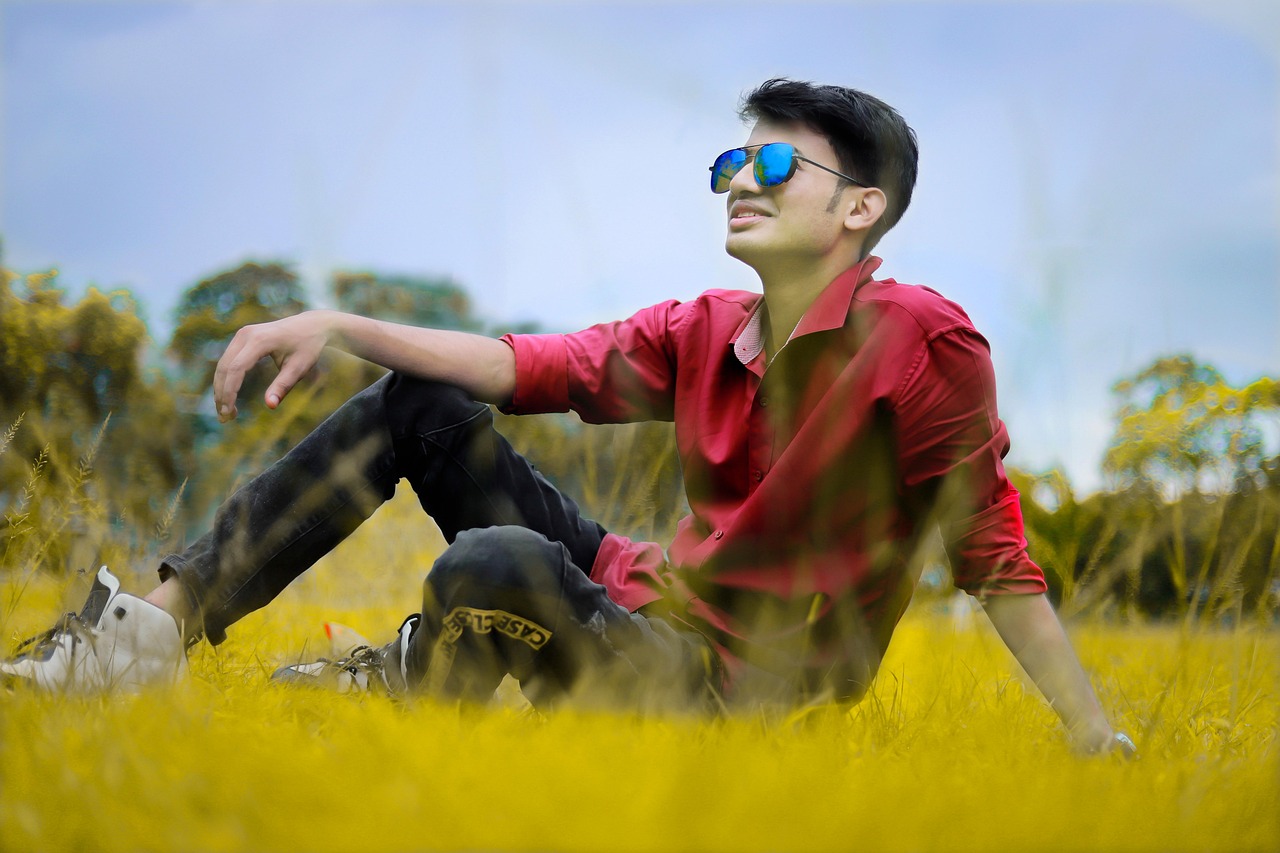 Aston Villa vs Man City: 전통과 현대의 충돌 Aston Villa와 Man City의 치열한 경기 순간을 포착한 이미지