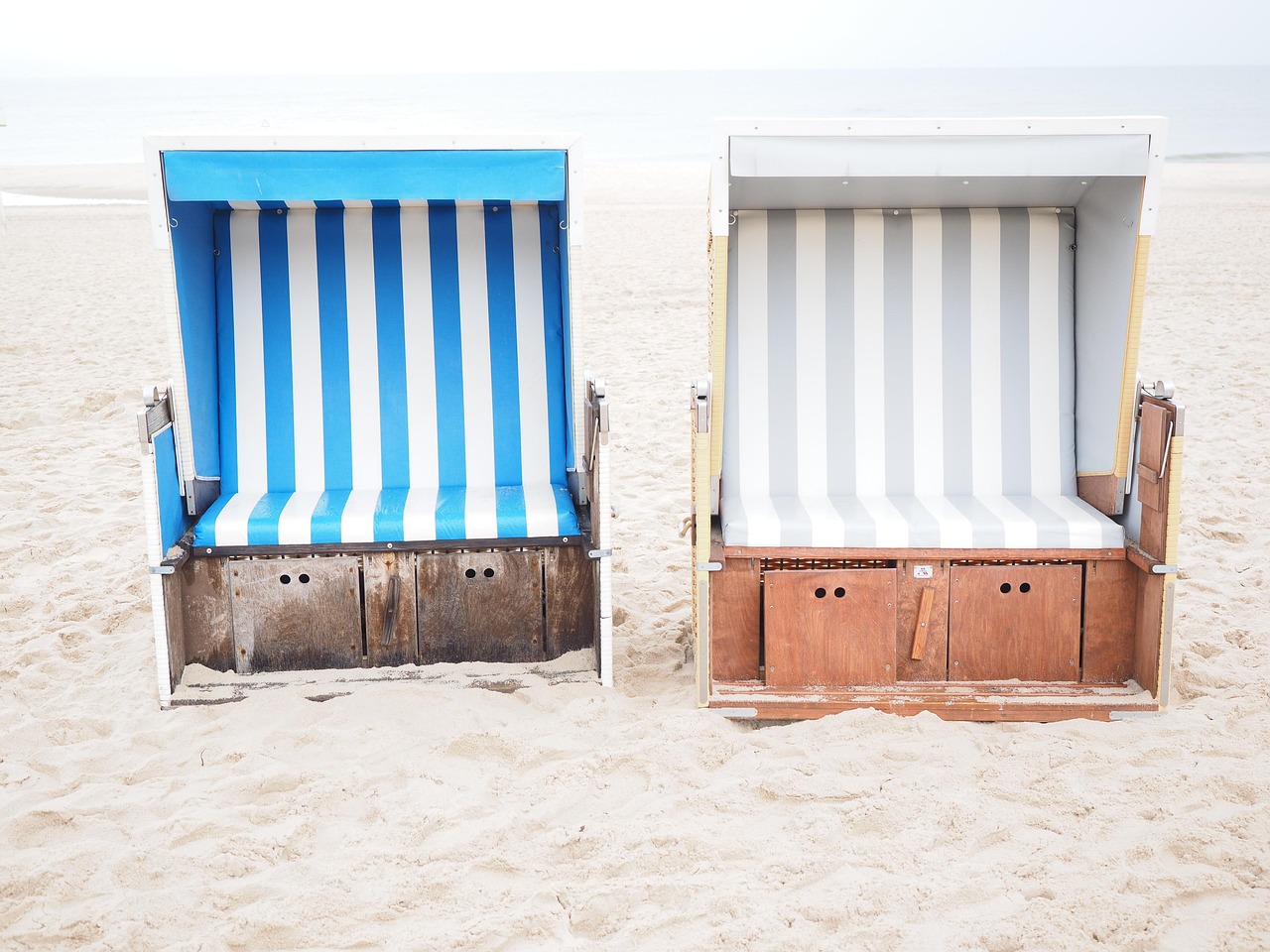 아이온2 인벤에서 게임 캐릭터와 아이템 정보를 탐색하는 모습