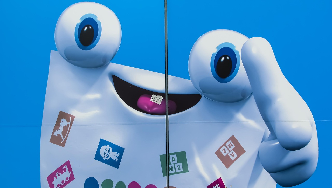 에픽게임즈 스토어, 2025 홀리데이 세일로 게임 할인 전쟁에 나서다 에픽스토어에서 인기 게임을 탐색하며 다운로드하는 사용자 모습