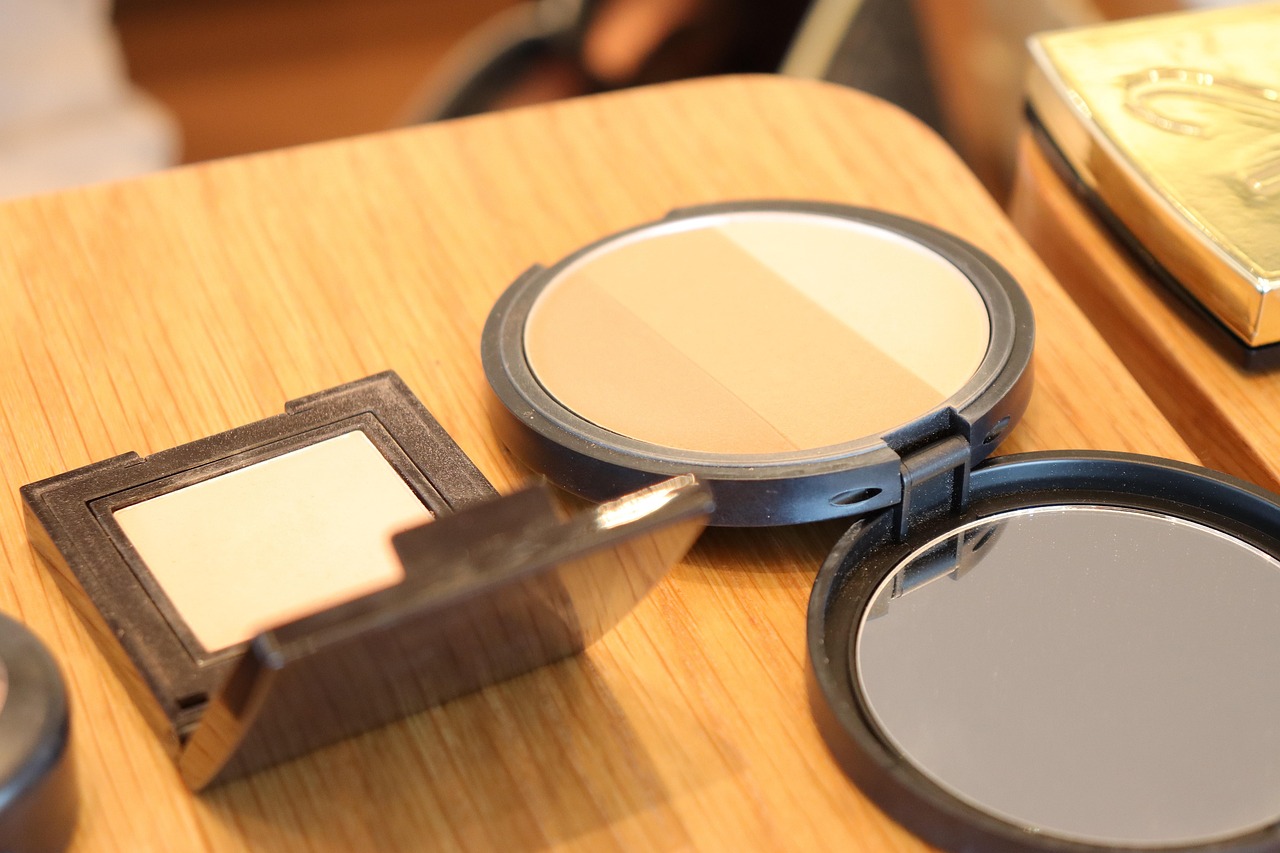 이정석이 자신의 전문 분야에 대해 강의하는 모습, 청중이 집중하는 장면