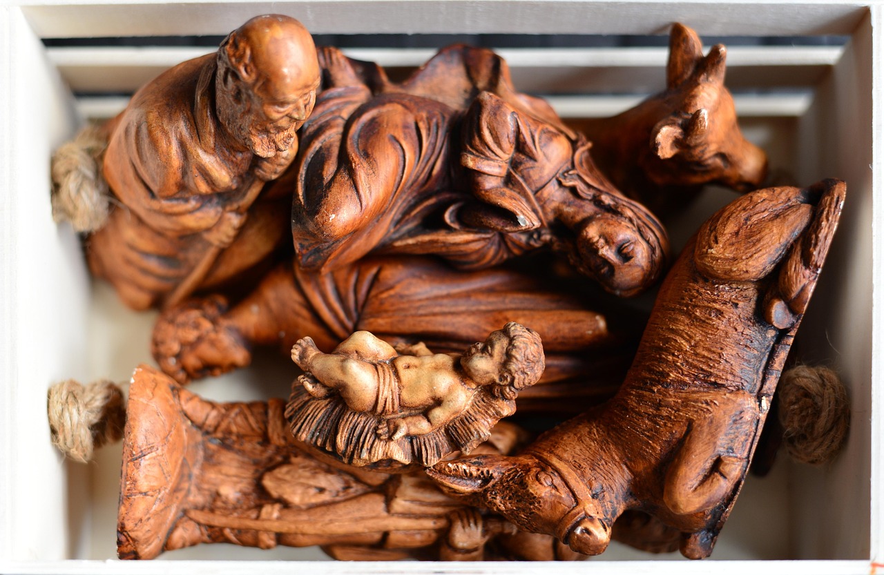 조세호, 조폭 친분설 부인과 그의 인생 이야기 조세호가 유쾌한 표정으로 방송에서 웃음을 주고 있는 모습