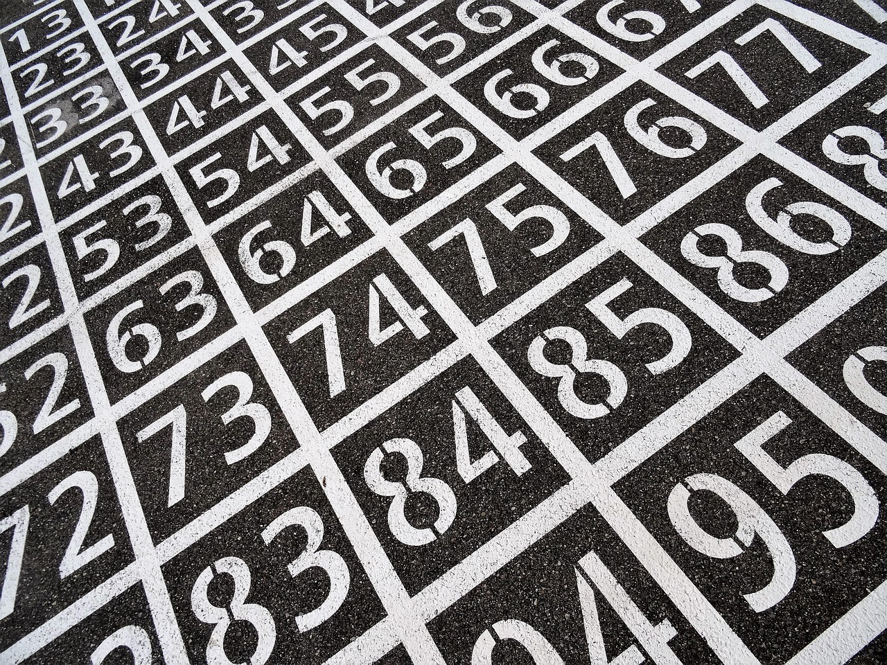 통관번호 재발급 절차를 설명하는 인포그래픽과 관련 서류 이미지