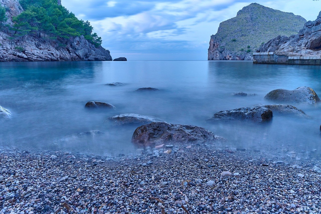 변요한과 티파니, 사랑의 새로운 장을 열다: 결혼을 향한 진지한 교제 이야기 변요한이 영화 촬영 중 캐릭터의 감정을 표현하는 모습