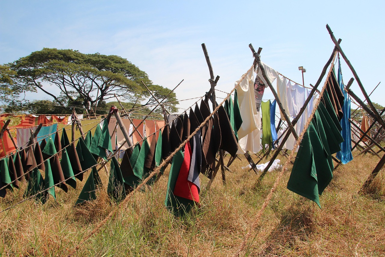케빈 워시가 최신 기술을 활용하여 프로젝트를 진행하는 모습