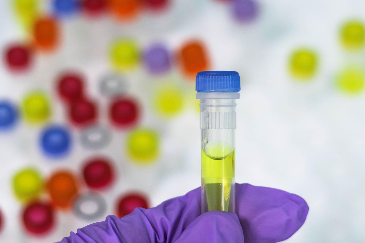 바르셀로나와 레알 마드리드의 치열한 경기 장면을 담은 이미지