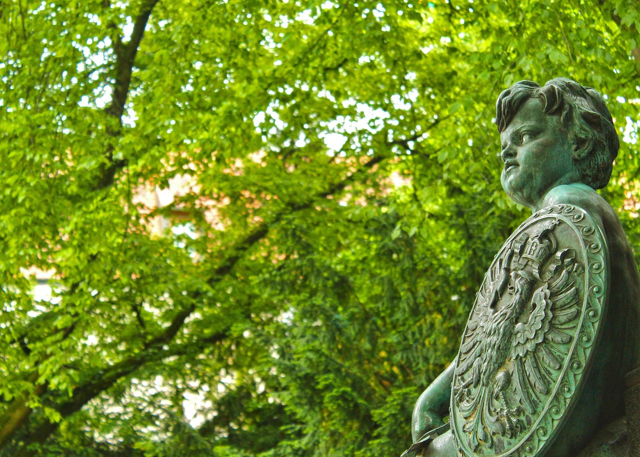 바이에른 대 아우크스부르크 경기를 관람하는 팬들이 모여 응원하는 모습