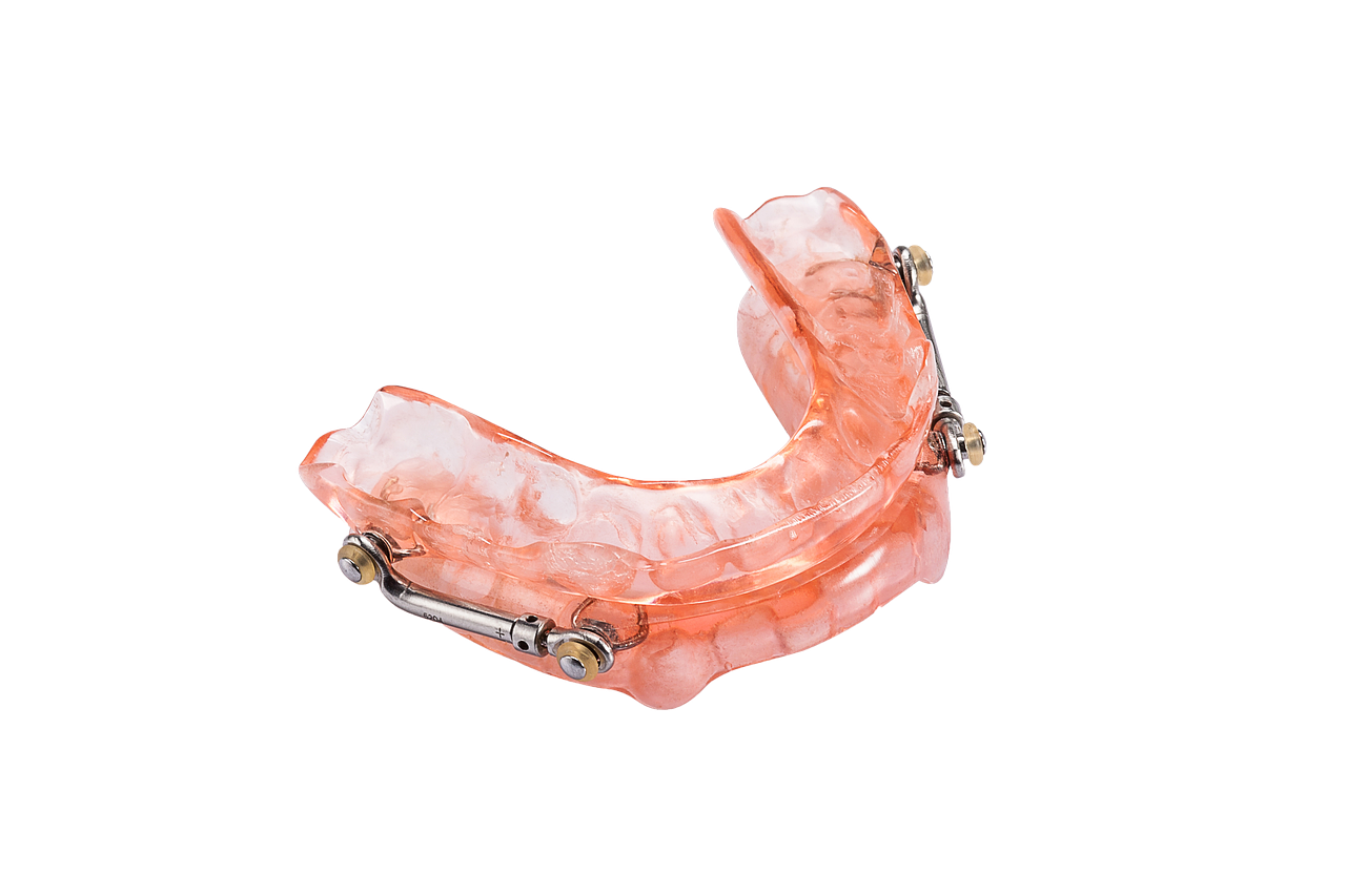 박경구와 함께하는 창의적인 아이디어 회의 모습, 팀원들과 소통하는 장면