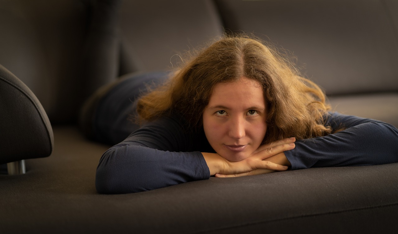 국제 여성의 날 행사에서 다양한 여성들이 함께 기념하는 모습