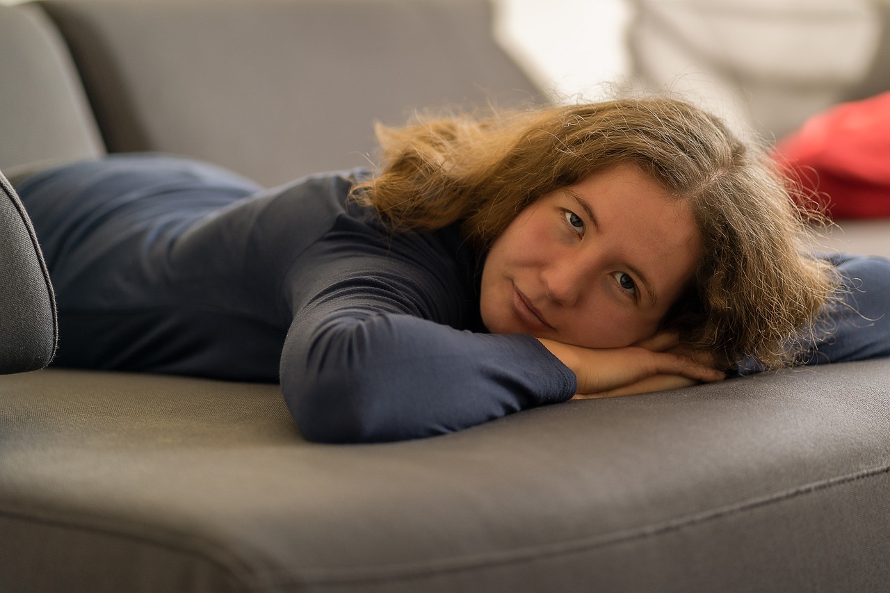 국제 여성의 날 행사에서 다양한 여성들이 함께 기념하는 모습