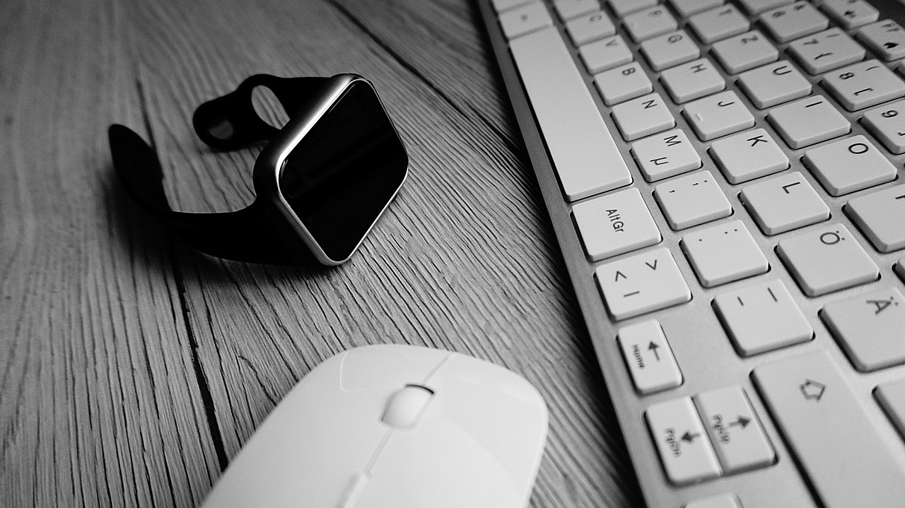 넥슨과 오버워치의 새로운 파트너십: 한국 게임 시장의 미래를 그리다 오버워치 넥슨의 인기 캐릭터들이 전투를 벌이는 화려한 게임 화면